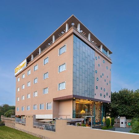 Zone Connect By The Park,Udaipur Hotel Exterior photo